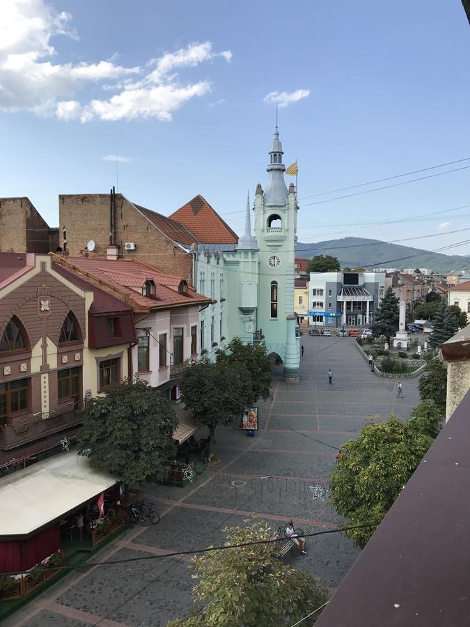 Panoramic View Top Floor Apartment In The City Center Mukačevo Exteriér fotografie